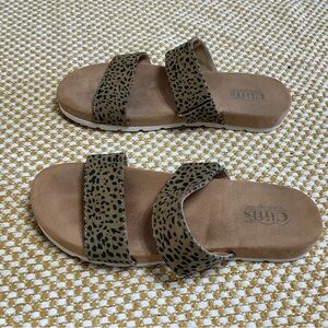 Cliffs leopard sandals size 8